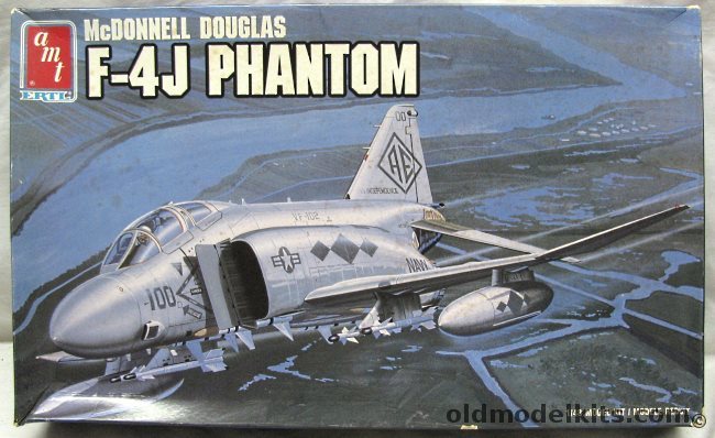 AMT 1/48 McDonnell Douglas F-4J Phantom - US Navy VF-102 USS Independence, 8878 plastic model kit